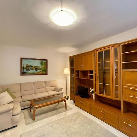 Lovely & Quiet 1-Bedroom Condo With Free Parking Bucareste Exterior foto