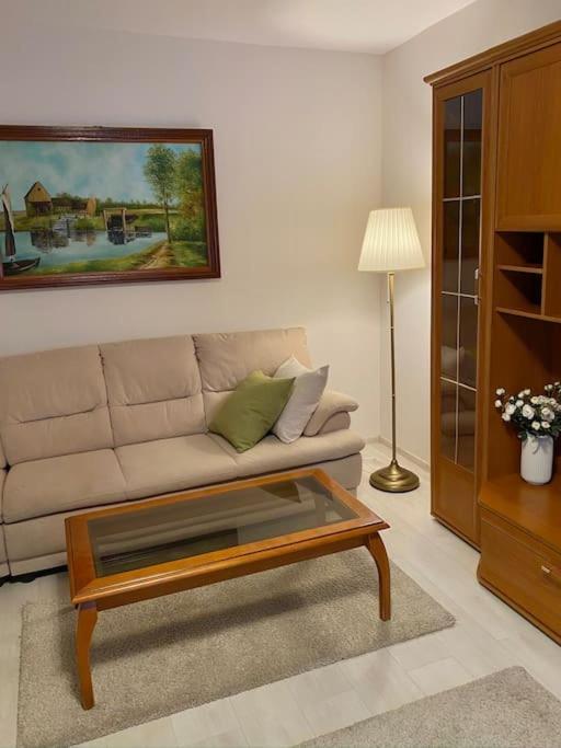 Lovely & Quiet 1-Bedroom Condo With Free Parking Bucareste Exterior foto